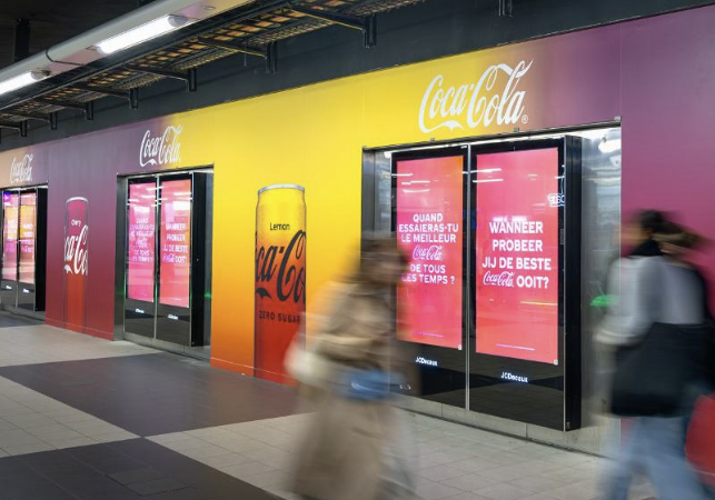DIGITAL OUT-OF-HOME Écran DOOH en situation — Local Media